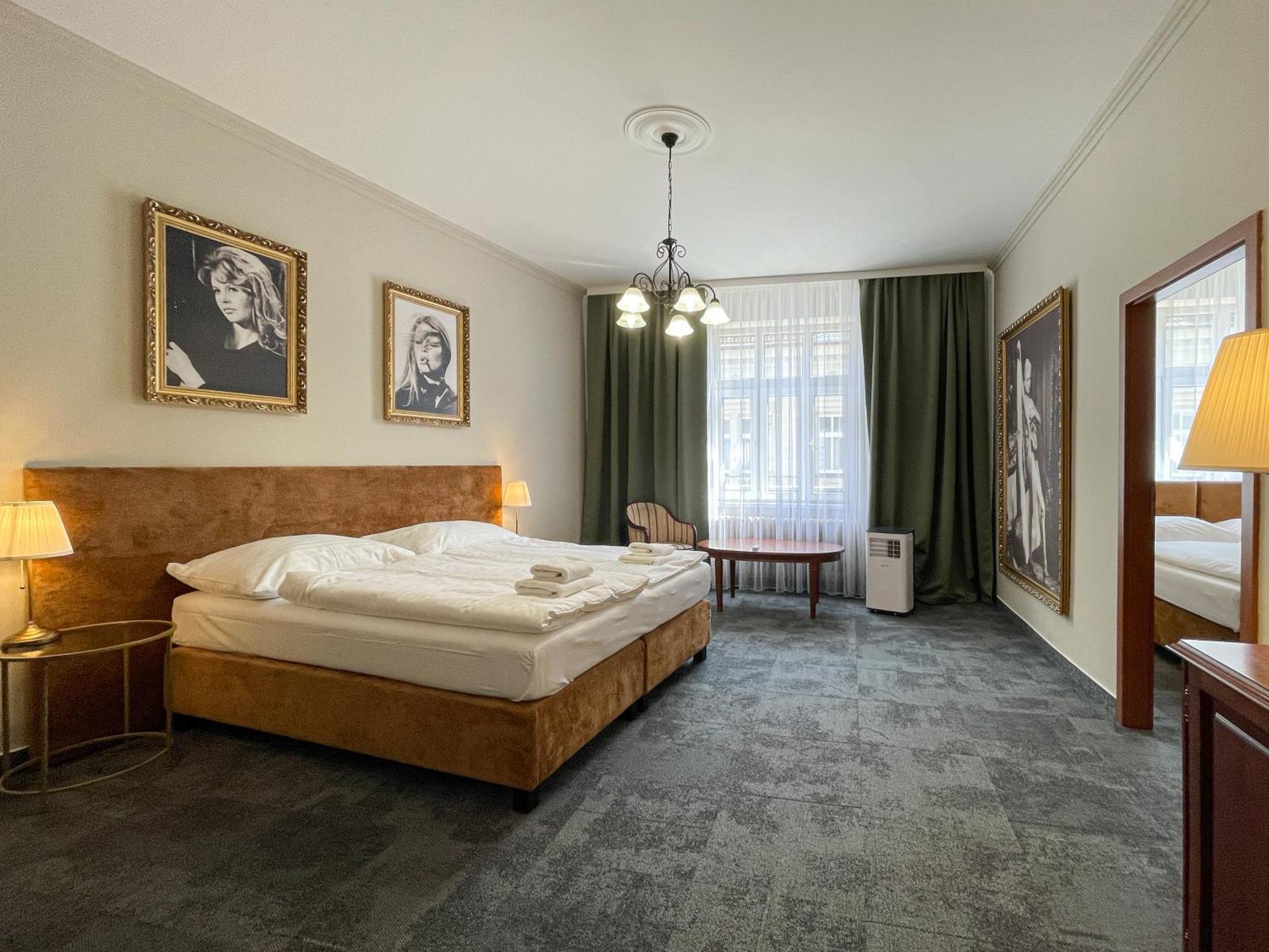 Hotel Reverie - Dependance, Check-In At Metropolitan Star Братислава Экстерьер фото