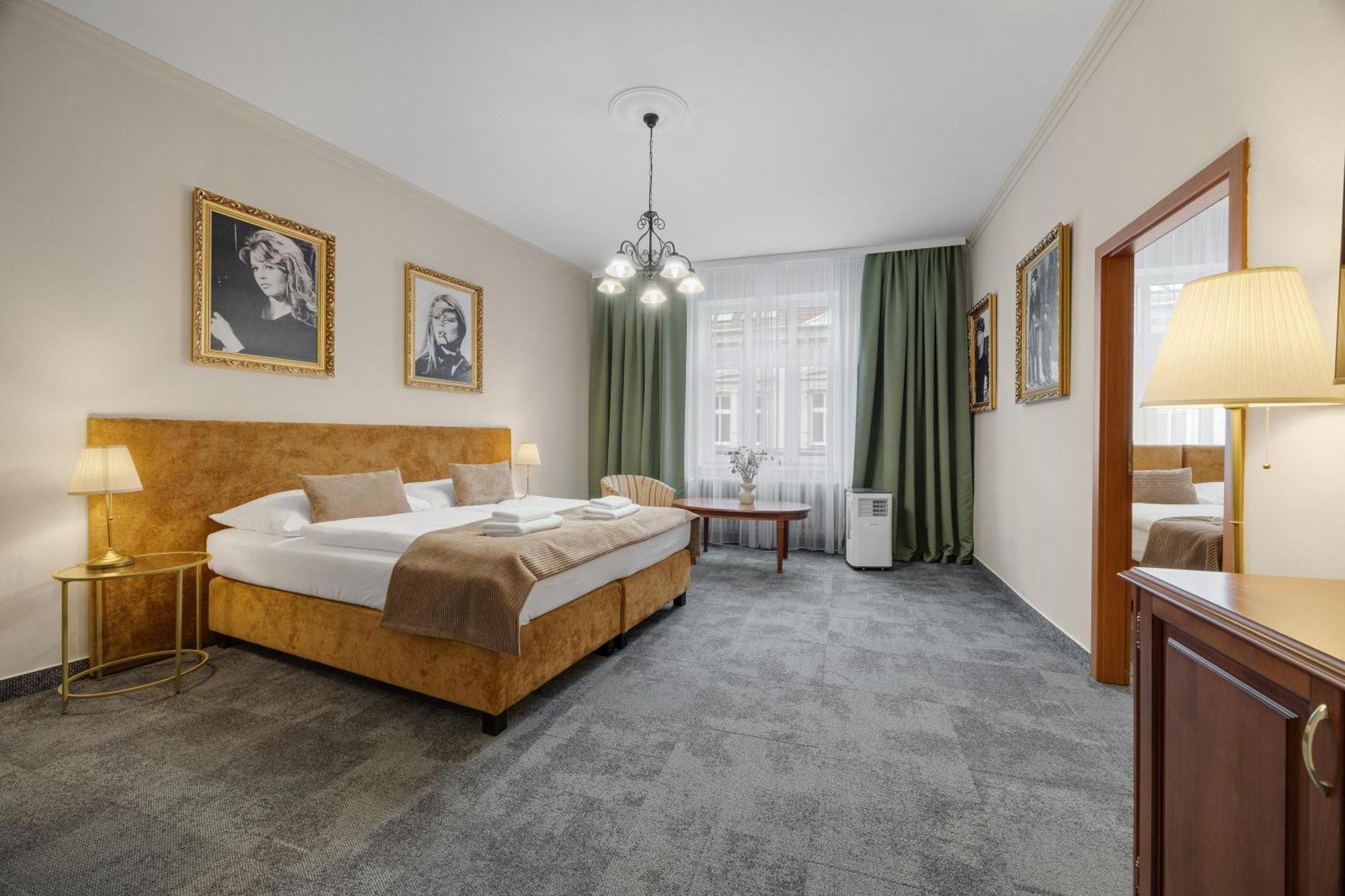 Hotel Reverie - Dependance, Check-In At Metropolitan Star Братислава Экстерьер фото
