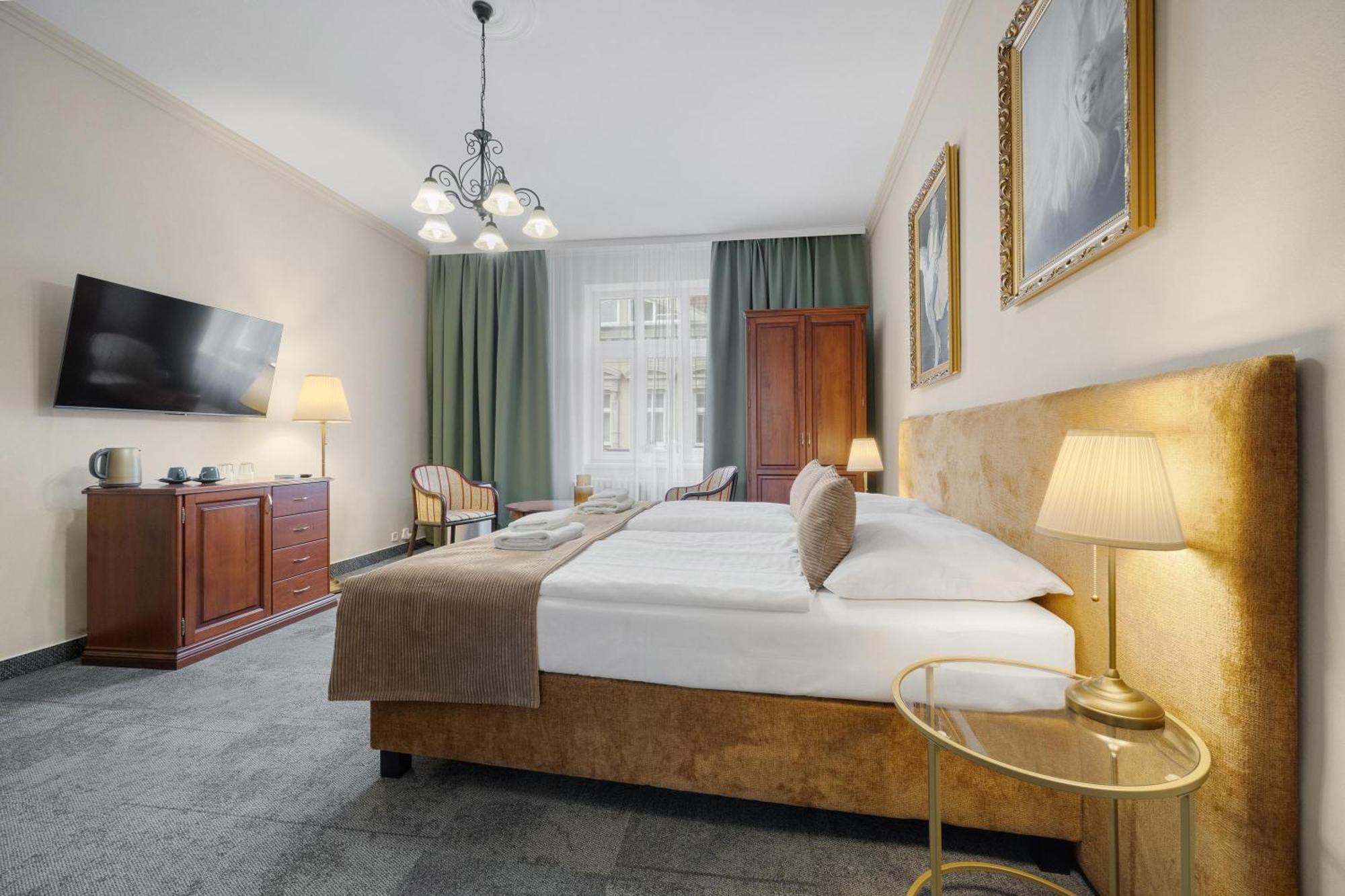 Hotel Reverie - Dependance, Check-In At Metropolitan Star Братислава Экстерьер фото